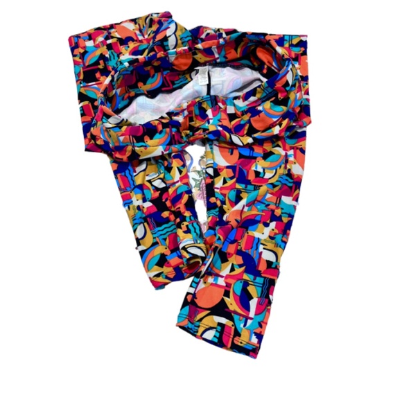 LuLaRoe Tall & Curvy Abstact Pelican Parrot Leggings - Picture 3 of 7